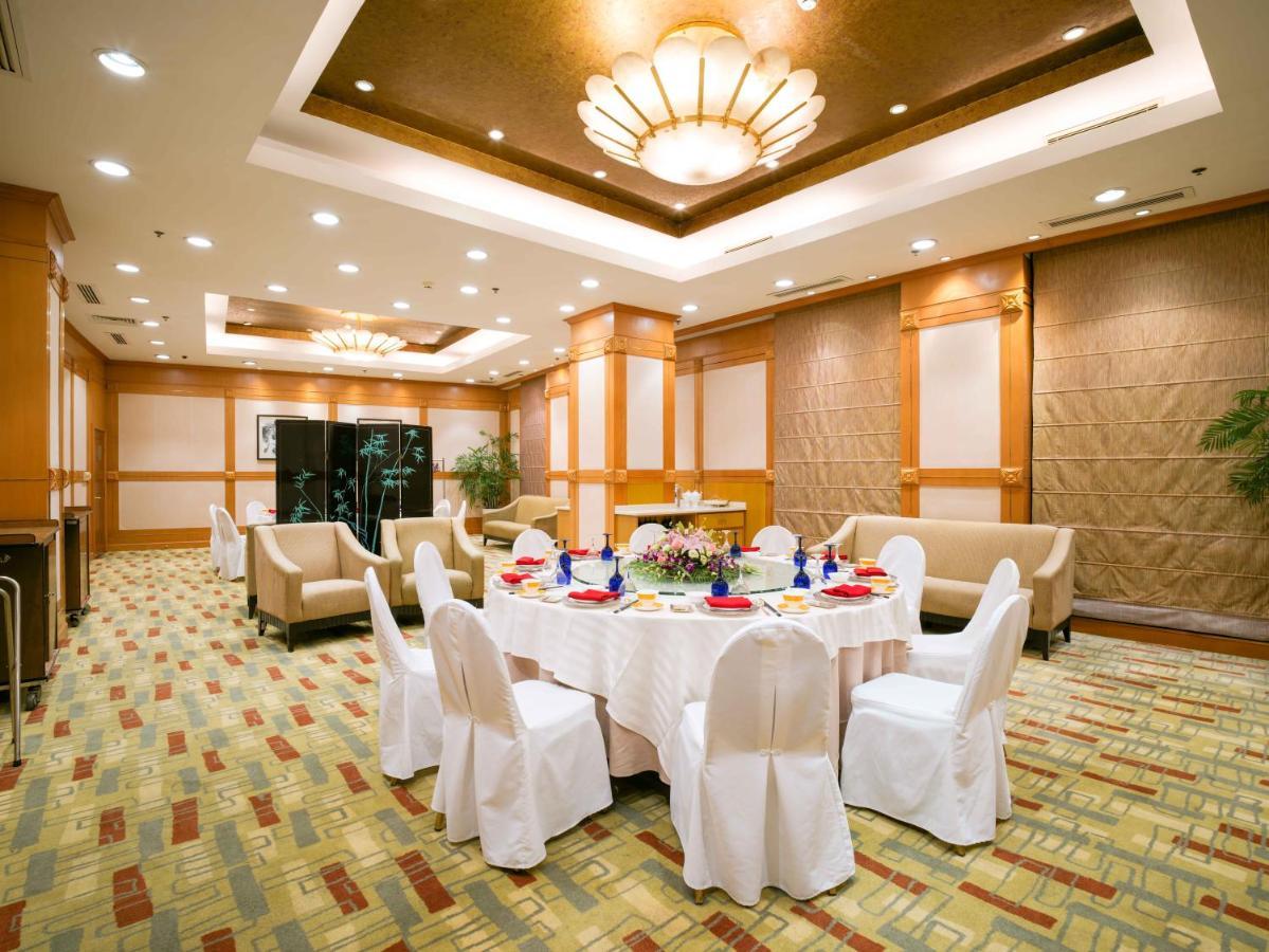 Ramada Plaza Shanghai Pudong Airport - 3 Mins To Pvg Depature Floor & Check Entrance With Hotel Shuttle Екстериор снимка