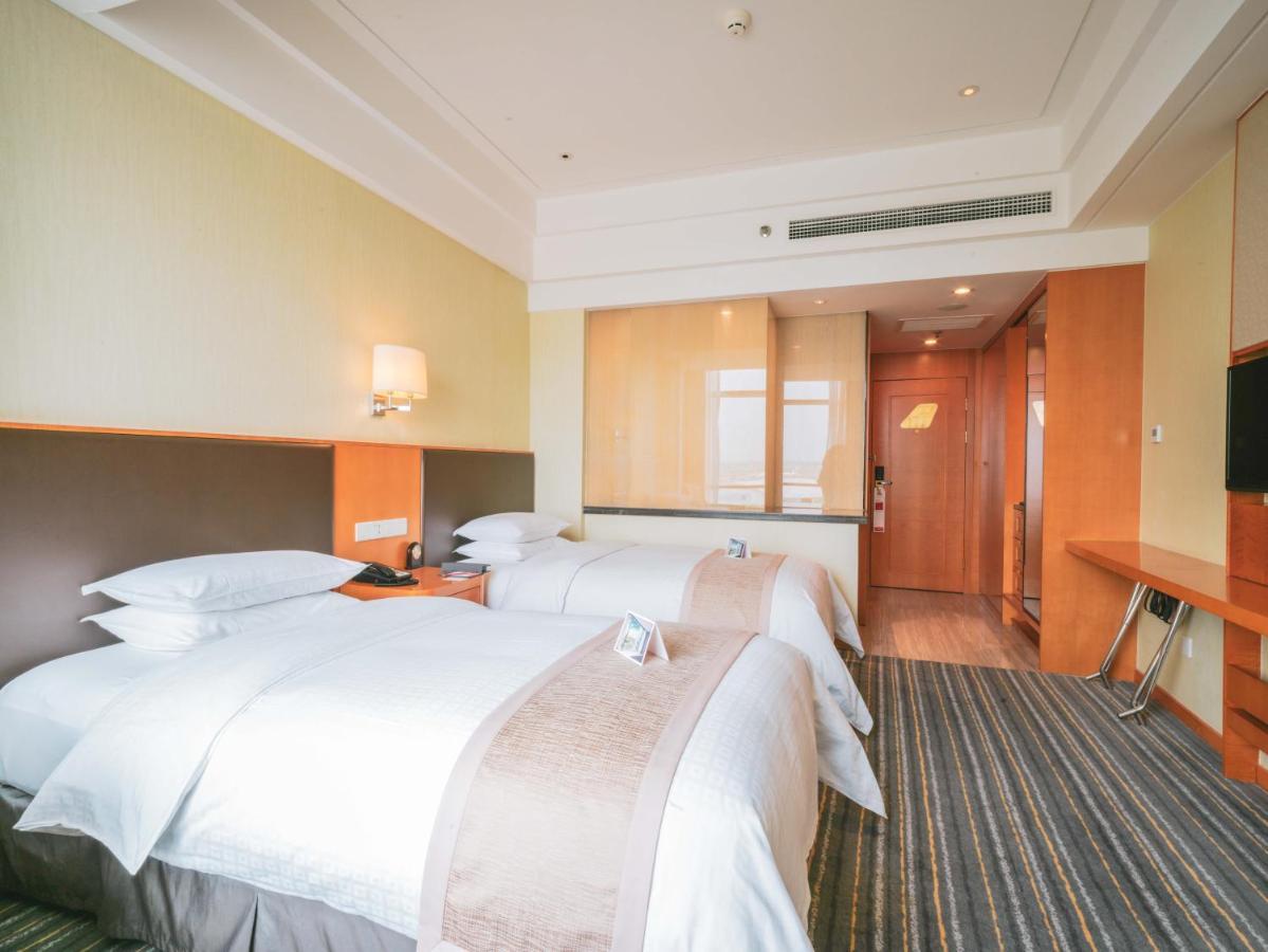 Ramada Plaza Shanghai Pudong Airport - 3 Mins To Pvg Depature Floor & Check Entrance With Hotel Shuttle Екстериор снимка