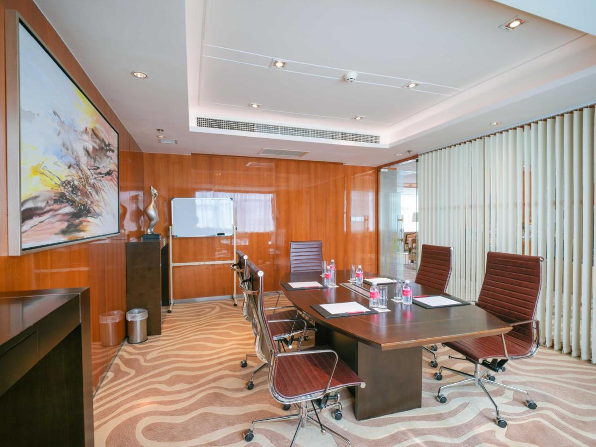 Ramada Plaza Shanghai Pudong Airport - 3 Mins To Pvg Depature Floor & Check Entrance With Hotel Shuttle Екстериор снимка