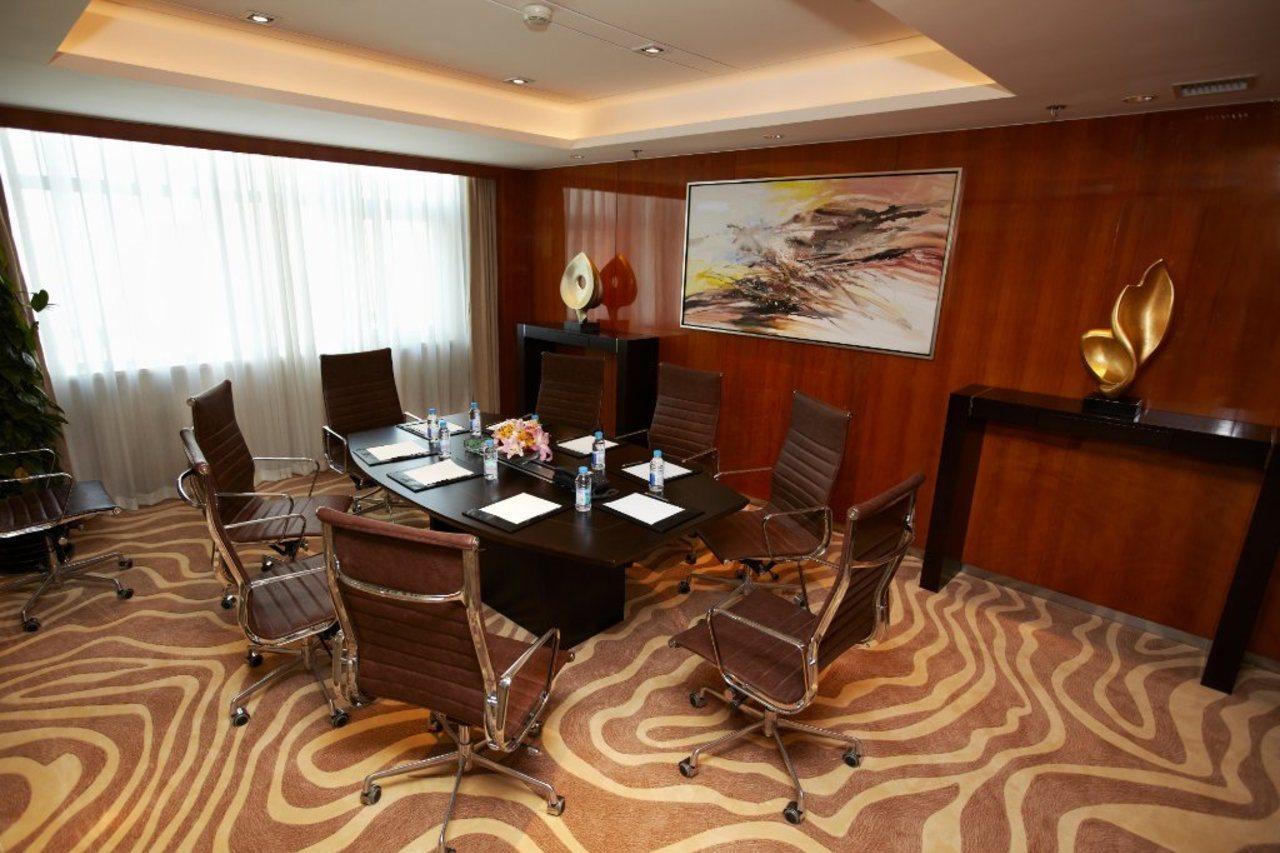 Ramada Plaza Shanghai Pudong Airport - 3 Mins To Pvg Depature Floor & Check Entrance With Hotel Shuttle Екстериор снимка