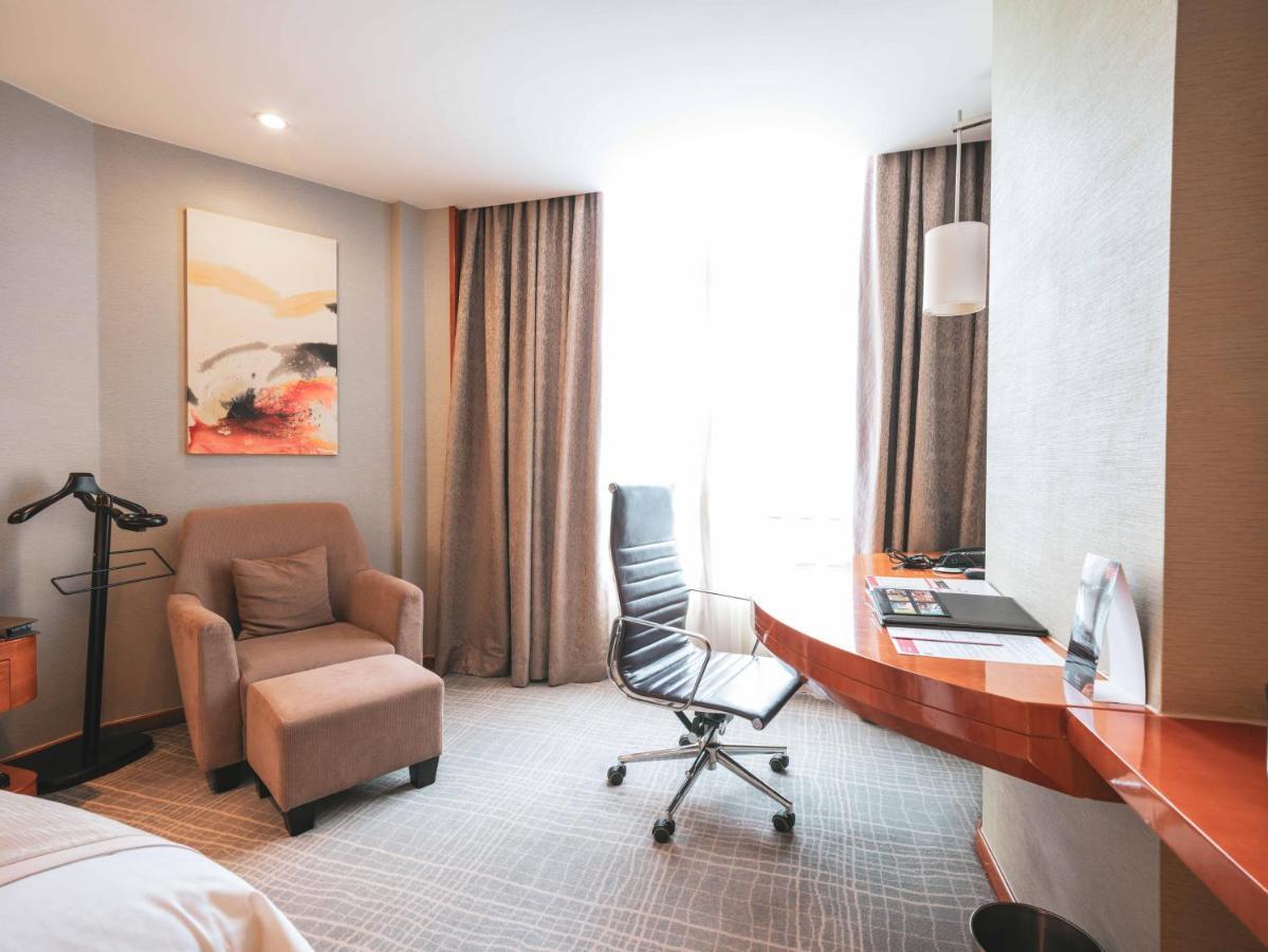 Ramada Plaza Shanghai Pudong Airport - 3 Mins To Pvg Depature Floor & Check Entrance With Hotel Shuttle Екстериор снимка