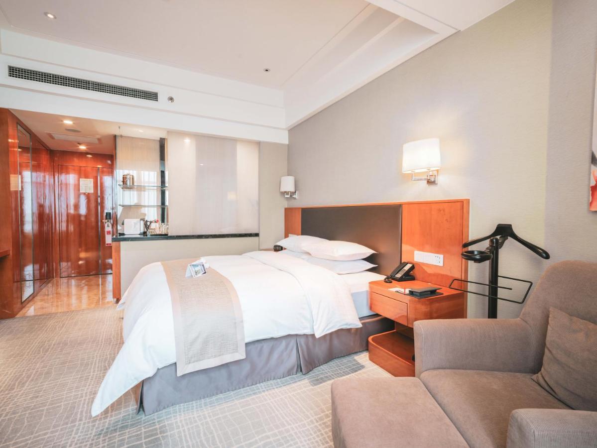 Ramada Plaza Shanghai Pudong Airport - 3 Mins To Pvg Depature Floor & Check Entrance With Hotel Shuttle Екстериор снимка