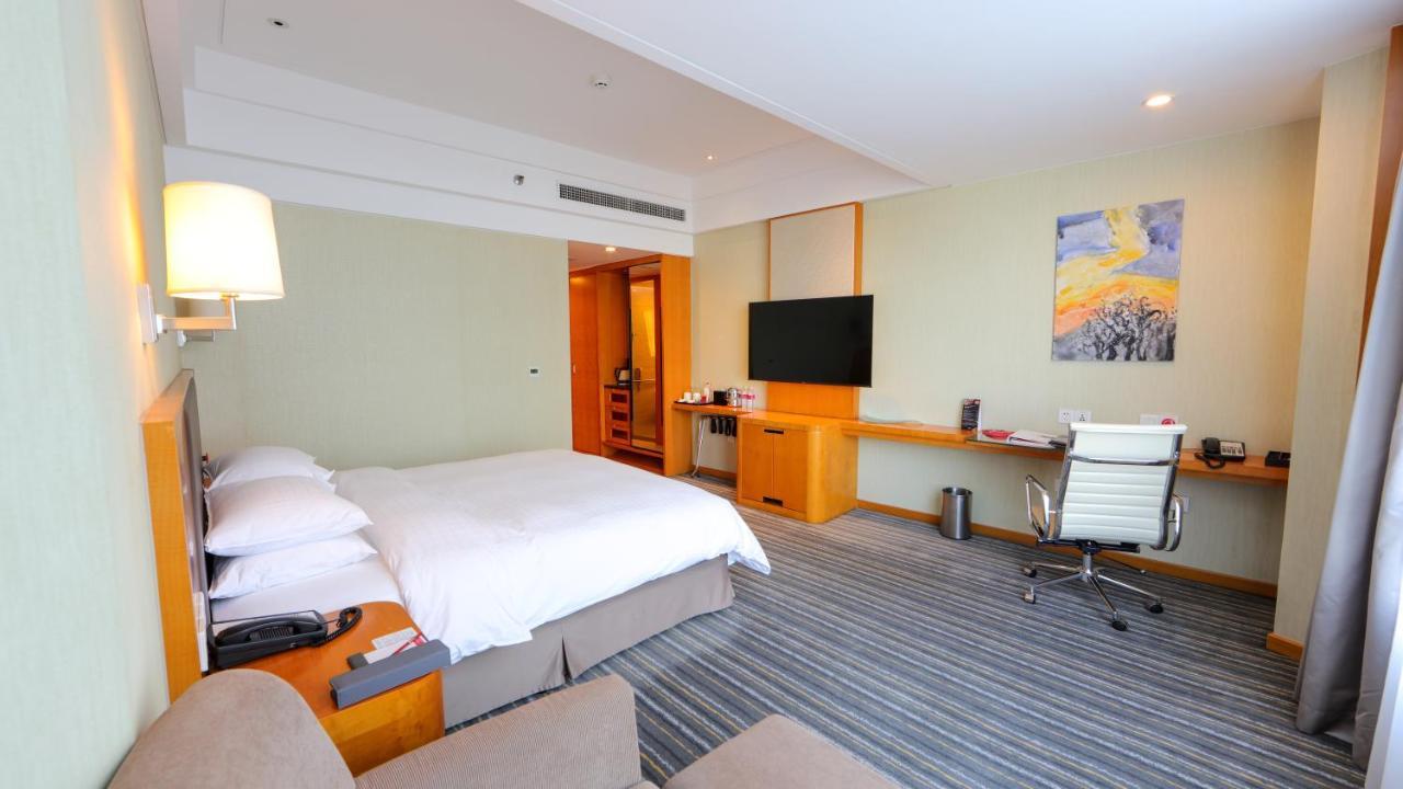 Ramada Plaza Shanghai Pudong Airport - 3 Mins To Pvg Depature Floor & Check Entrance With Hotel Shuttle Екстериор снимка