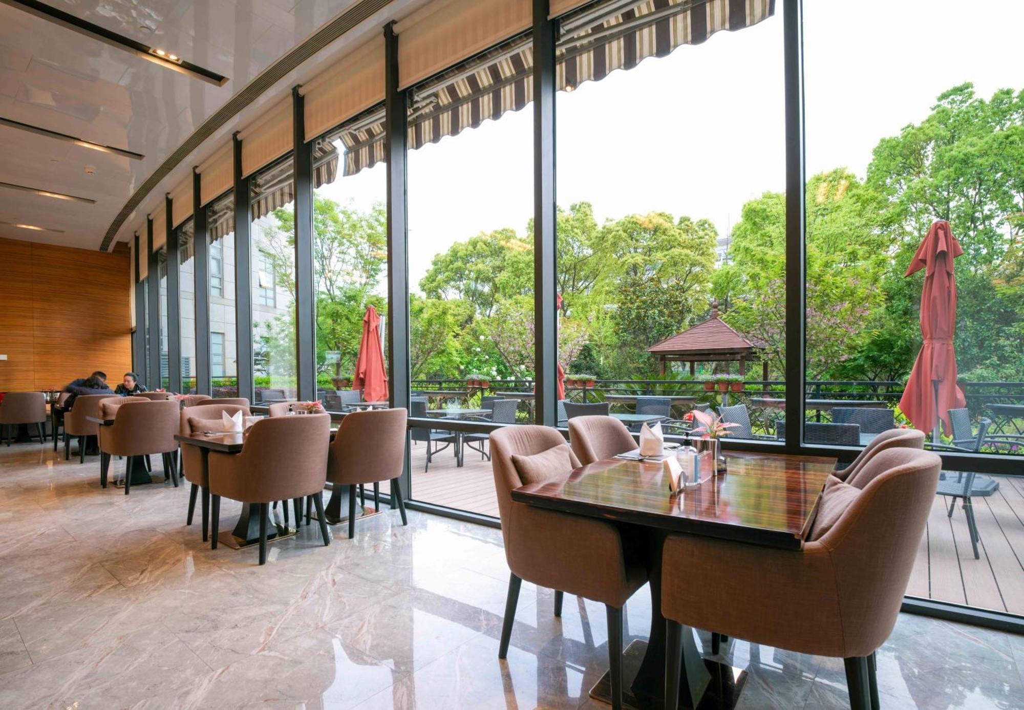 Ramada Plaza Shanghai Pudong Airport - 3 Mins To Pvg Depature Floor & Check Entrance With Hotel Shuttle Екстериор снимка